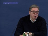 Vučić izbacio sa konferencije reportera RTS-a: Imao bedž s krvavom šakom (VIDEO)