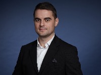 Petrović (SRCE): Mrdić upao u “crnu rupu”