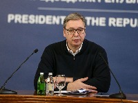 Vučić o napadu u Ćacilendu: Preskočio ogradu i naneo nožem ubodnu ranu čoveku. Država će uspeti da savlada nasilnike