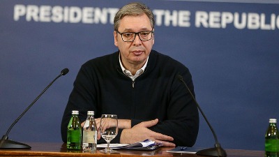 Vučić o napadu u Ćacilendu: Preskočio ogradu i naneo nožem ubodnu ranu čoveku. Država će uspeti da savlada nasilnike