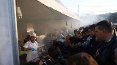 PITAĆE SE I AMERIKANCI Da li je biti ČLAN SNS prinudni rad?