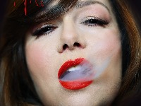 Ivana Peters najavljuje autorski projekat “Moja stvar” koncertom u Bitef Art Cafeu