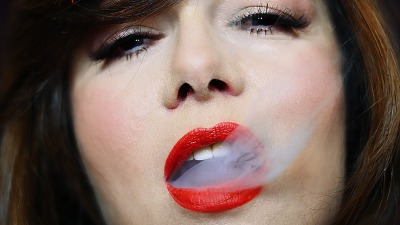 Ivana Peters najavljuje autorski projekat “Moja stvar” koncertom u Bitef Art Cafeu