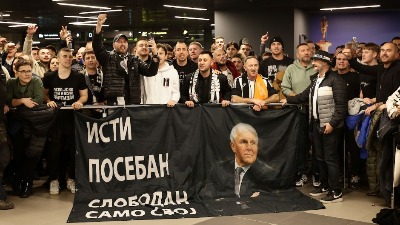 GRMI NA AERODROMU Grobari čekaju Željka Obradovića i vređaju Ostoju