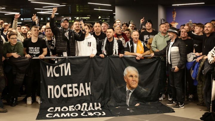 GRMI NA AERODROMU Grobari čekaju Željka Obradovića i vređaju Ostoju