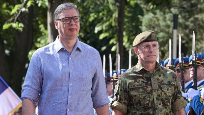 Vučić kao "vrhovni komandant": "Izmene inicirao Mojsilović"