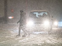 Snimale se za mreže dok ih je na sankama vuklo vozilo, pa zamalo nastradale: Tinejdžerke pokosio auto koji ih je štitio?!