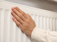 "Probala sam jednostavan trik s mreža od 300 dinara – moj dom je osetno topliji, a računi manji (VIDEO)