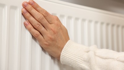 "Probala sam jednostavan trik s mreža od 300 dinara – moj dom je osetno topliji, a računi manji (VIDEO)