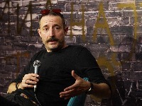  "Prvi put sam probao alkohol a 12 godina": Nikola Đuričko u američkom podkastu o odrastanju u Srbiji (VIDEO) 