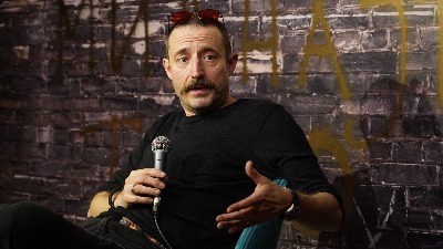  "Prvi put sam probao alkohol a 12 godina": Nikola Đuričko u američkom podkastu o odrastanju u Srbiji (VIDEO) 