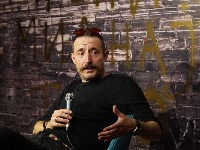 SRPSKA LEPOTICA ugostila Nikolu Đurička za BOŽIĆ u milionskoj vili u Los Anđelesu: A tek kakve SARME mu je spremila (FOTO)