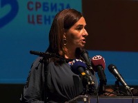 "Ustoličenjem Nešović poklonjena joj je 451 škola da sprovodi represiju, zastrašuje i preti"