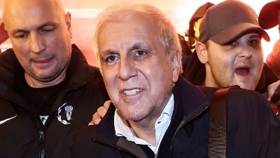 Borac uklonio zastavu sa likom Žoca: Pokušali da se opravdaju...