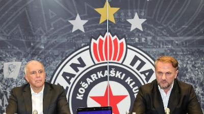 Crno-bela drama: KO JE BUŠIO ŽELJKA OBRADOVIĆA? 