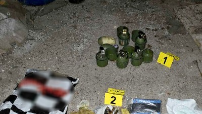 Uhapšene i dve devojke: Novi detalji privođenja zbog krađe oružja iz policijske stanice u Doljevcu (FOTO)