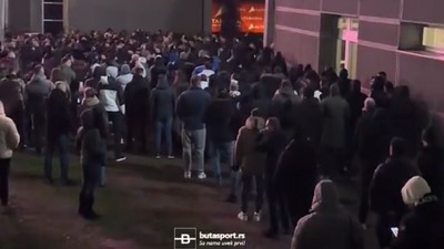 "Izlazite napolje!" Grobari skandirali igračima Partizana (VIDEO)