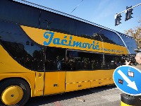 "Do poslednjeg vozila ću da vozim, neću stati“: Autoprevoznik Jaćimović prevozi studente i građane do Beograda