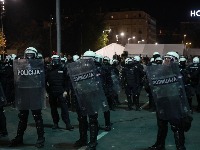 MUP se opet oglasio: Privedeno 37 osoba zbog incidenata kod Skupštine