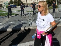 Jutro ispred Skupštine: Dijana Hrka nastavlja štrajk glađu, policija i dalje prisutna