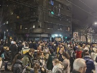 Studenti i građani ispred RTS-a, nezadovoljni izveštavanjem o lokalnim izborima (FOTO, VIDEO)