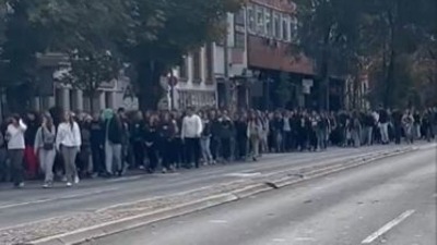 Velika kolona gimnazijalaca krenula ka Skupštini (VIDEO)