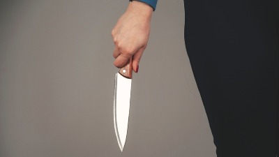 Ćerka (14) potegla nož na oca: Htela da ga ubije?