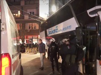 Policijska brigada opkolila Jaćimovićev autobus u Beogradu (VIDEO)