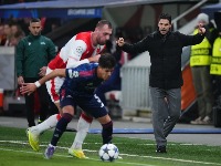 Arsenal siguran u Pragu, u Napulju bez pobednika i golova (FOTO)