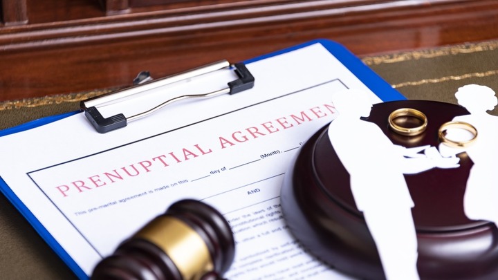  Advokat otkrio NAJLUĐE KLAUZULE predbračnih ugovora: "Ovo je NAJŠOKANTNIJA stvar koju sam ikada video"