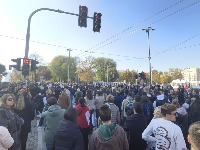 Podrška za Dijanu Hrku ispred Skupštine (FOTO/VIDEO)
