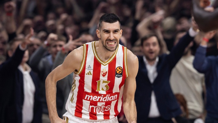 KAKAV POTEZ Fenomenalna trojka Dobrića sa pola terena! (VIDEO)