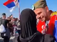 Otac Nadije iz Novog Pazara o strašnim pretnjama koje su joj upućene zbog zagrljaja sa studentom Savom