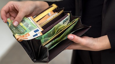 Znak koji će u januaru morati da KUPI VEĆI NOVČANIK: Pare će mu padati sa neba 