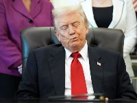 Tramp nazvao Nensi Pelosi odvratnom ženom