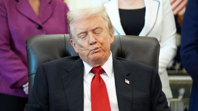 Tramp nazvao Nensi Pelosi odvratnom ženom