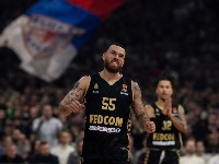 Drama u Monte Karlu: Zvezda slavila, Majk Džejms ZAGRMEO