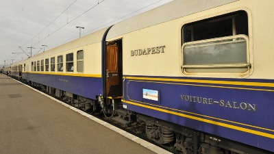 Luksuzni voz danima zaglavljen u Skoplju zbog dojave o bombama na srpskim prugama