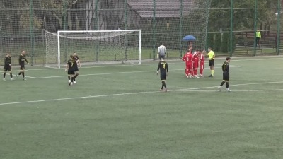 Snimak SKANDALA u srpskom fudbalu: Igrač odgurnuo sudiju (VIDEO)