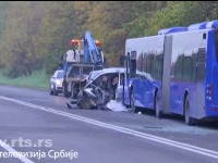 Jeziv sudar autobusa i auta: Jedna osoba poginula, osmoro povređeno