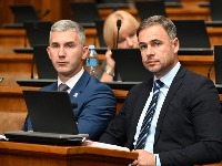 Aleksić: Uklanjanje ćacilenda povlačenje pred spoljnim pritiskom