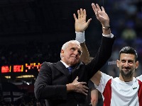 HLEBA, IGARA I MNOGO MRŽNJE Proterati iz Srbije Novaka Đokovića i Željka Obradovića