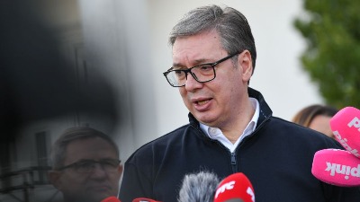 Vučić obilazi kasarnu i šalje poruku: Veći priliv vojnika, imamo veoma moćno oružje koje nas štiti od udara agresora