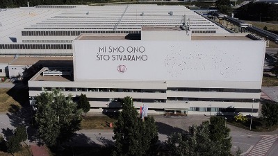 ITALIJANI NA PRIVREMENOM RADU U "ZASTAVI" : Život ovde nije toliko jeftin