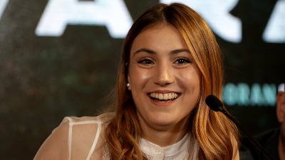 VERILA SE zvezda serije "TVRĐAVA": Naša glumica rekla "da" biznismenu iz Madrida- sija prsten na njenoj ruci (FOTO)