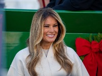 Svet priča o prelepoj Srpkinji - DVOJNICI MELANIJE TRAMP: Kad je stigla na premijeru o prvoj dami Amerike, svi ostali bez teksta (FOTO) 