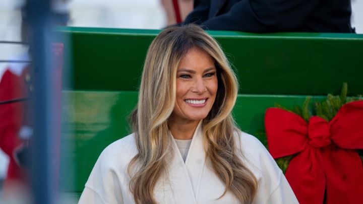 Haljina Melanije Tramp koja je zasenila kritike: Lepršava kreacija iz 20-ih nadjačala svaki zvižduk (VIDEO) 