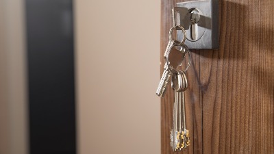 Zašto ne bi trebalo ostavljati ključ u bravi tokom noći?