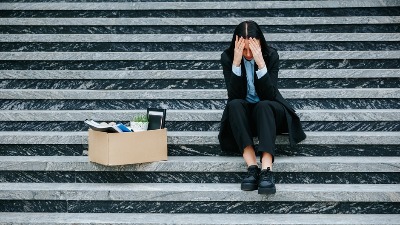 Žena (22) dobila OTKAZ jer je dolazila 45 MINUTA RANIJE NA POSAO: Sud presudio u korist firme - mreže eksplodirale "APSURD"