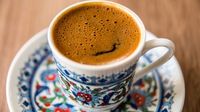 Norvežani u KAFU uvek dodaju PRSTOHVAT SOLI i za to imaju dobar razlog: Nećete verovati kada čujete o čemu je reč